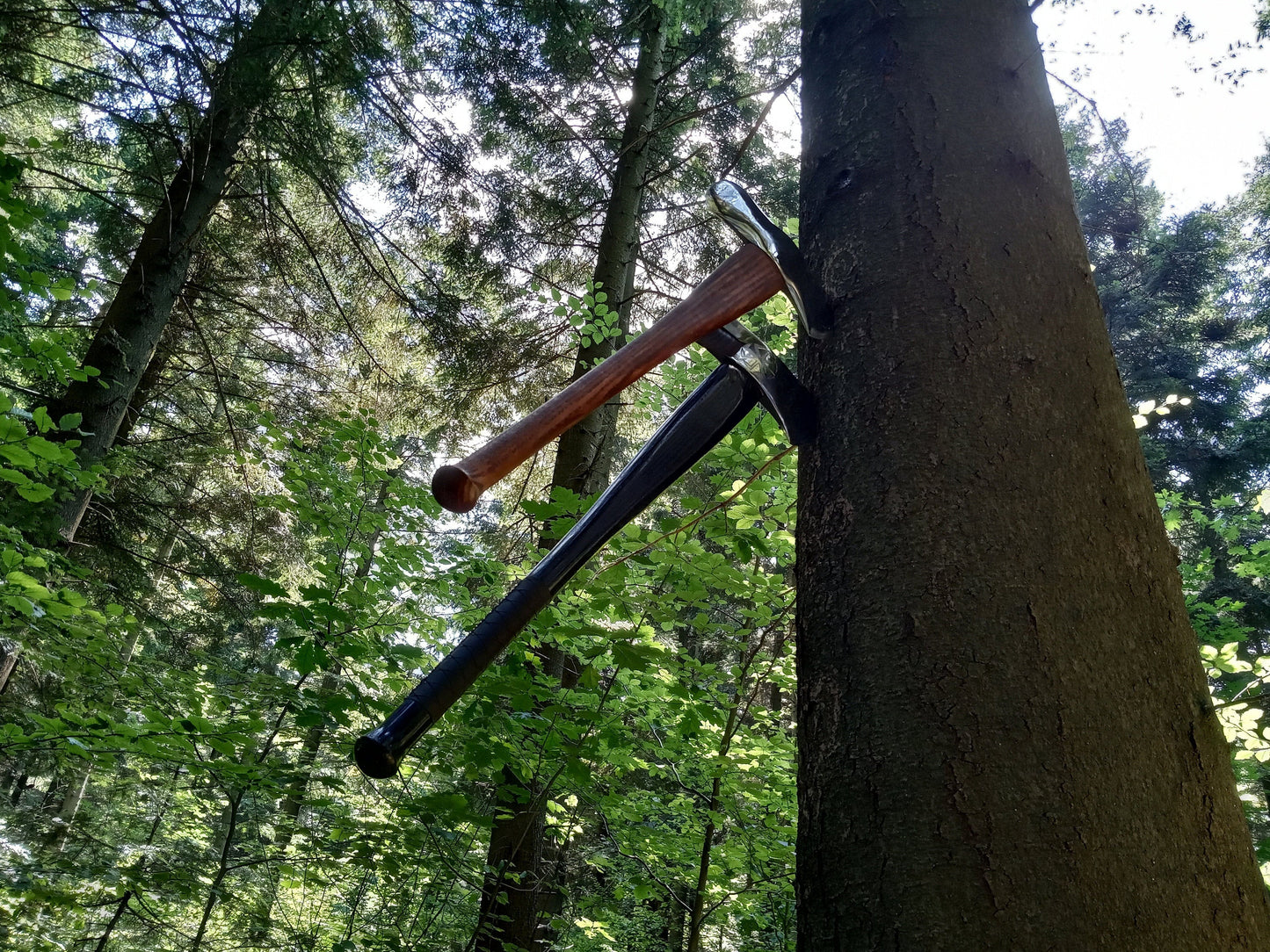 Two sided axe